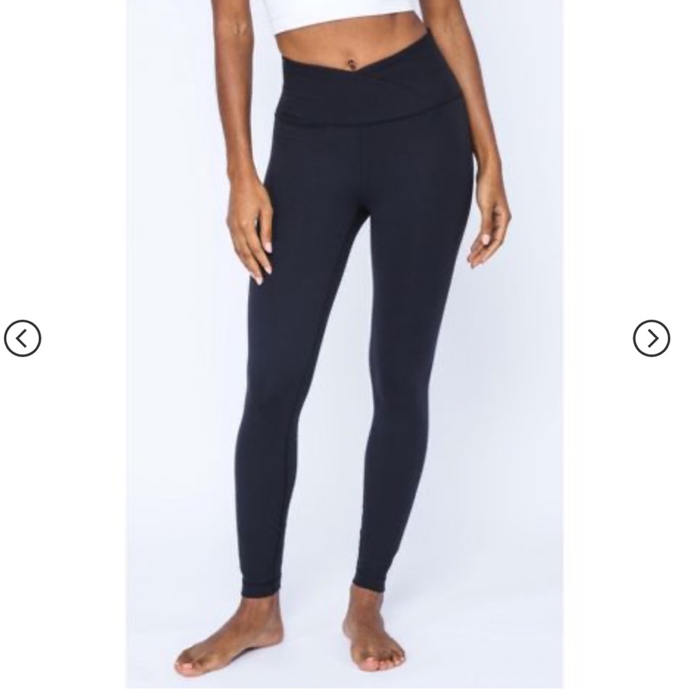 90 degrees carbon interlink navy blue leggings.